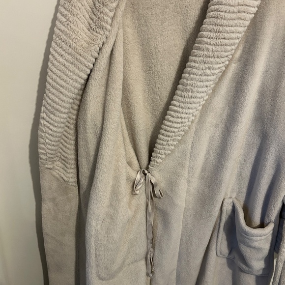 Woman's Cream/Tan Full Length Robe Size XL Soft! Thick! Warm and Cozy! - Picture 6 of 14